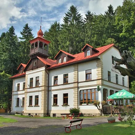 Pod Sikmou Vezi Отель