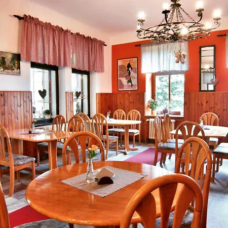 Pod Sikmou Vezi Йичин