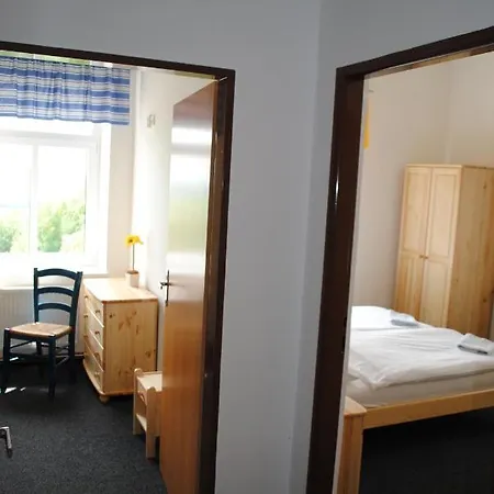 Pod Sikmou Vezi Йичин