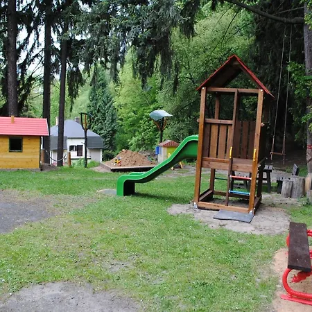 Pod Sikmou Vezi 3* Йичин