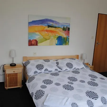 Hotel Pod šikmou Věží 3*