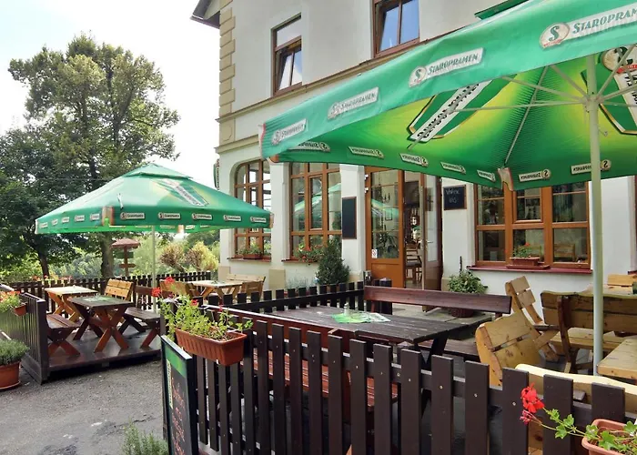 Hotel Pod šikmou Věží 3*