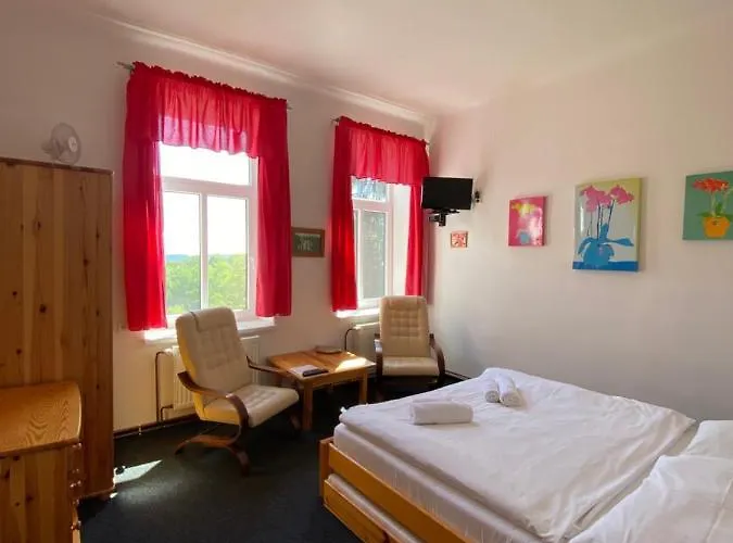 Pod šikmou Věží Hotel
