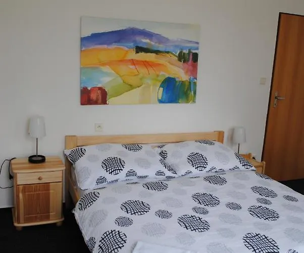 Hotel Pod šikmou Věží 3*